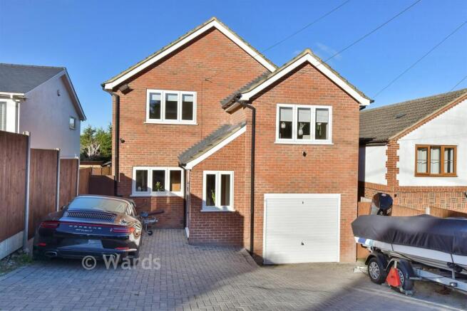 4-bed detached on Waverley Avenue, Minster-On-Sea, Kent, £330,500