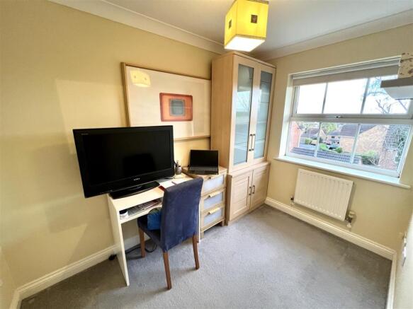 BEDROOM 4