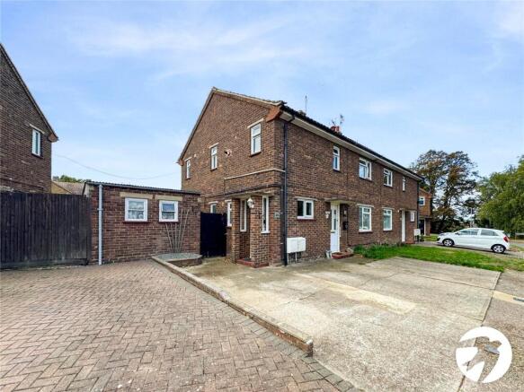 2-bed flat on Commonwealth Close, Sittingbourne, Kent, ME10, £200,000