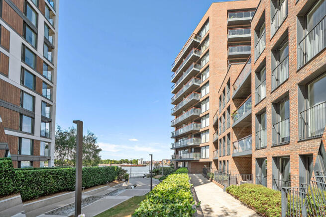 1325553-3-686fd76...