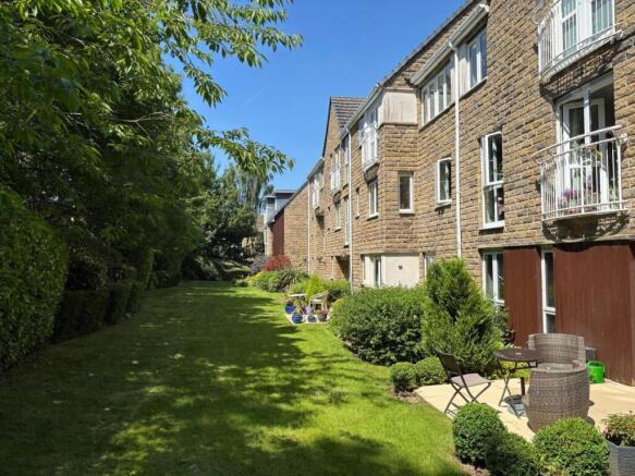 2 bed Apartment for sale Image 10