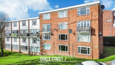 Victor Close, Hornchurch, RM12