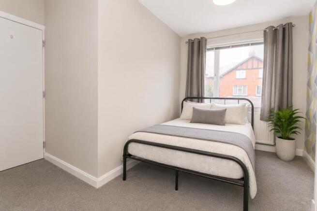 4 bed Terraced to rent Image 4