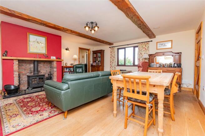 Lounge/Dining Room