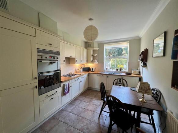 6 stokefield kitchen.jpg