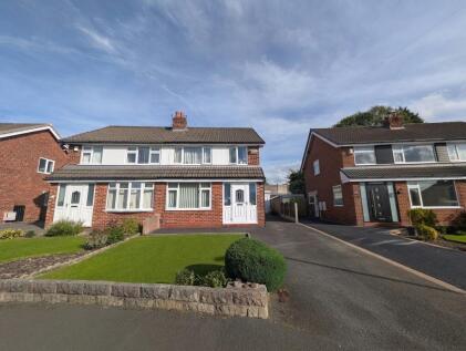 Davenport Drive, Woodley