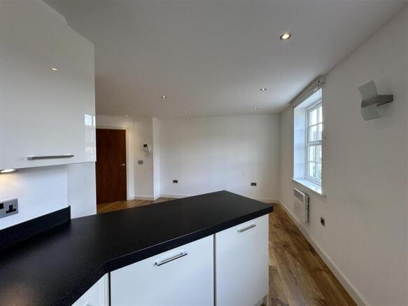 1 bed Flat for sale Image 6