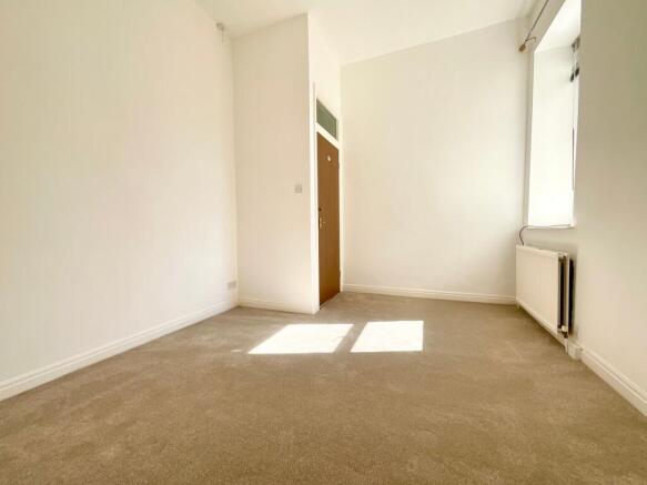 2 bed Apartment for sale Image 4