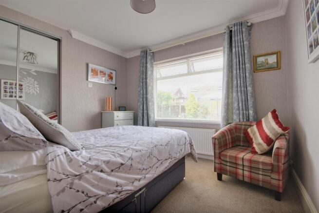 2 bed Semi-Detached Bungalow for sale Image 9