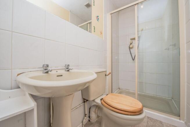 5 bed Semi-Detached for sale Image 12