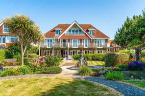 3, Glynde House, West Parade, Marine, Worthing BN11 3QP
