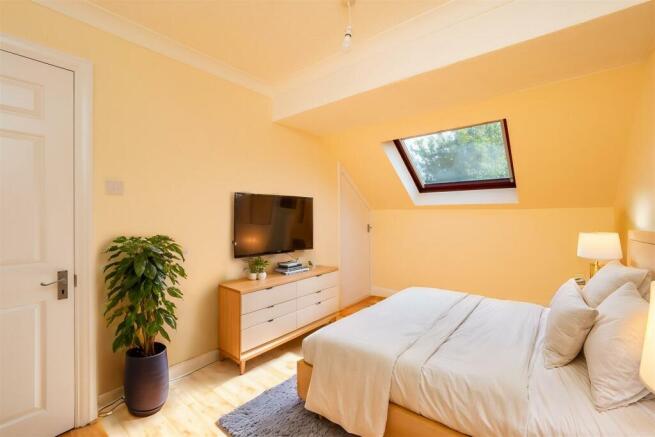 Virtual Staging AI - bedroom 2.jpg