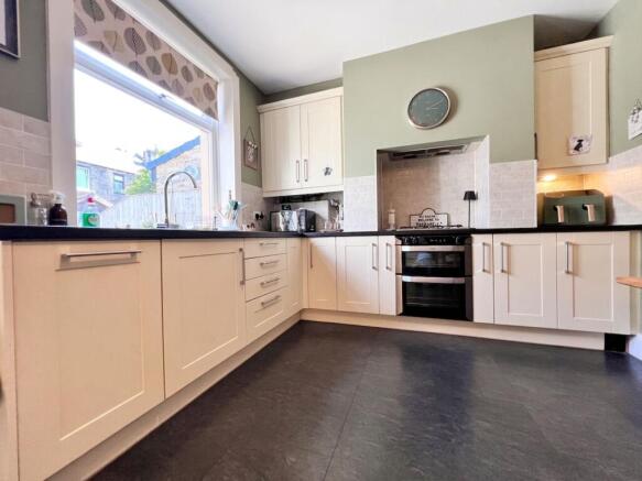 3 bed Terraced for sale Image 8