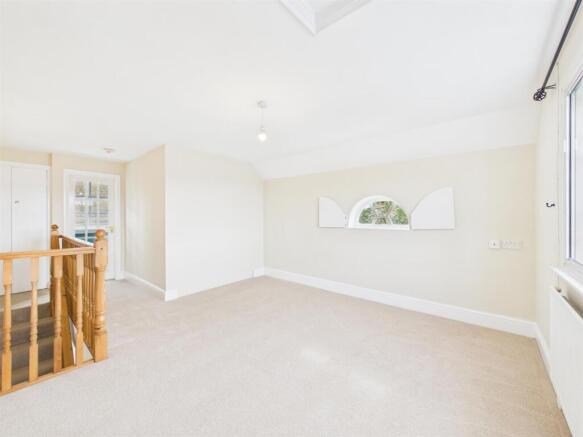 1 bed Detached for sale Image 7