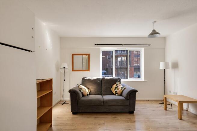 Living Room ()
