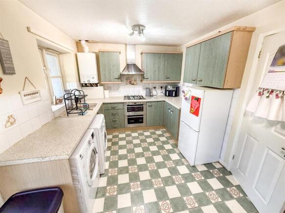 Kitchen/ Dining Room