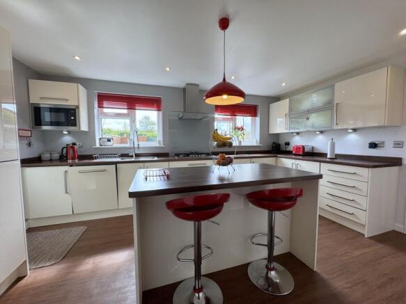 Kitchen/Breakfast Room