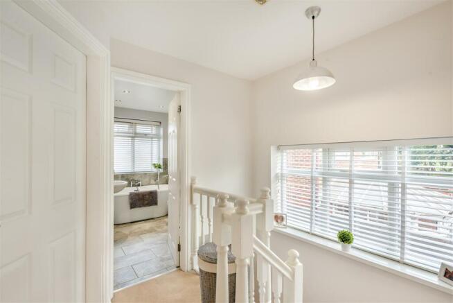 8573650-interior17.jpg