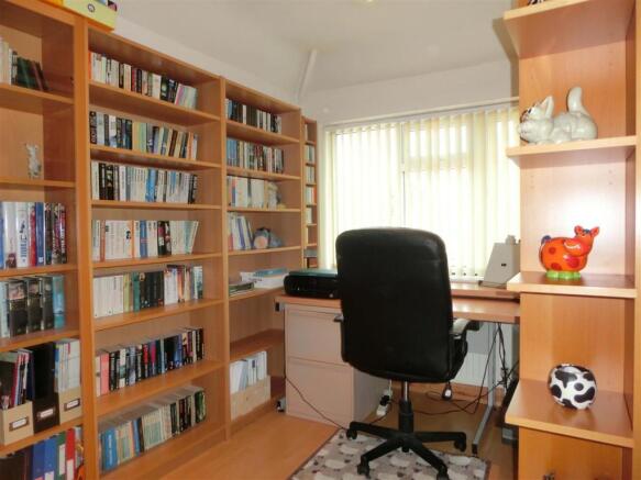 BEDROOM 4