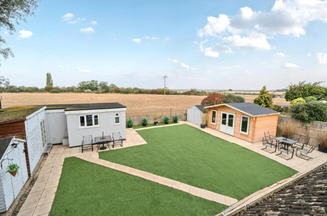 1361087-5-68dd859...