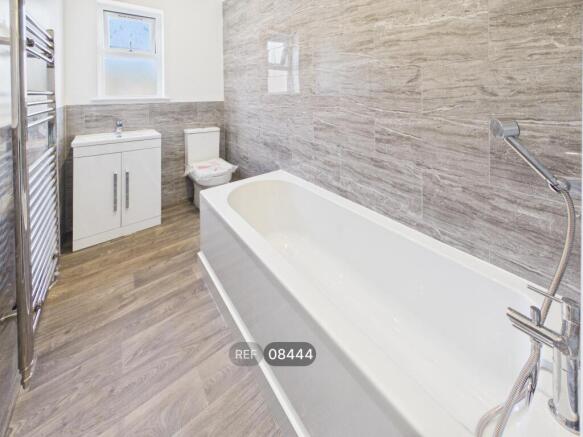 4 bed Terraced to rent Image 12