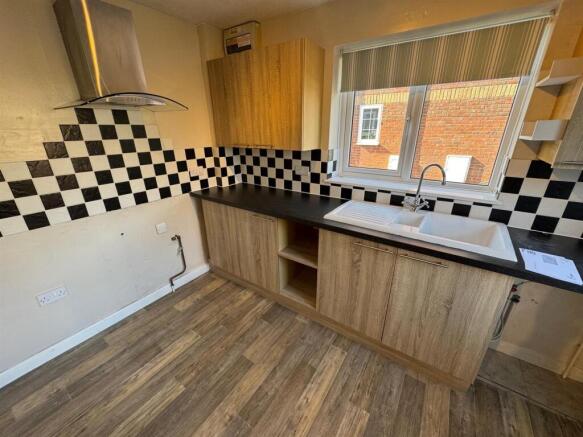 Kitchen 2.jpg