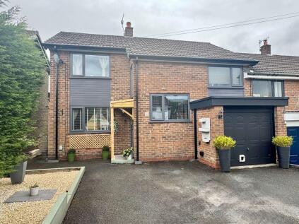 Mouselow Close, Hadfield, Glossop
