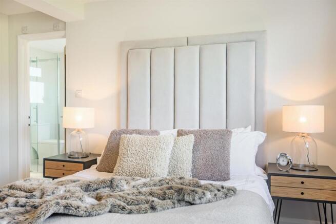 8482132-interior44.jpg