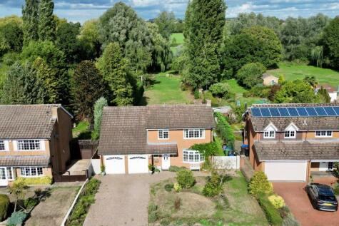 Manor Park, Nether Heyford, NN7 3NN