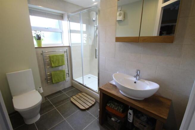 SHOWER ROOM