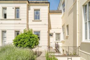 34, Montpellier House, Suffolk Square, Cheltenham GL50 2DY