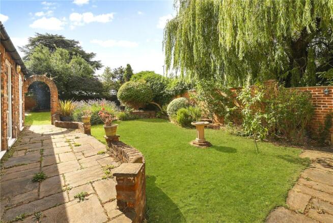 5 bed Detached for sale Image 10