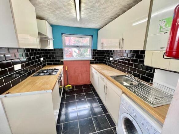 5 bed Terraced to rent Image 8