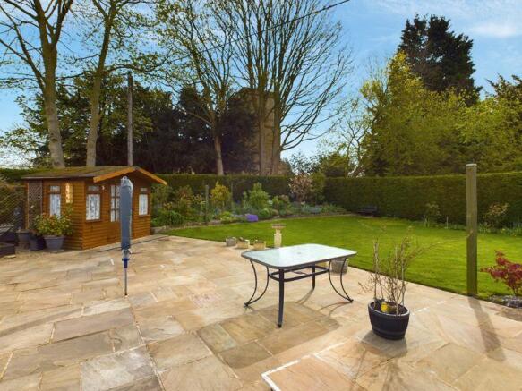 Patio area/summerhouse