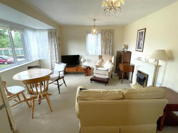 Living Room with fireplace