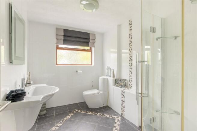Gf Shower Room