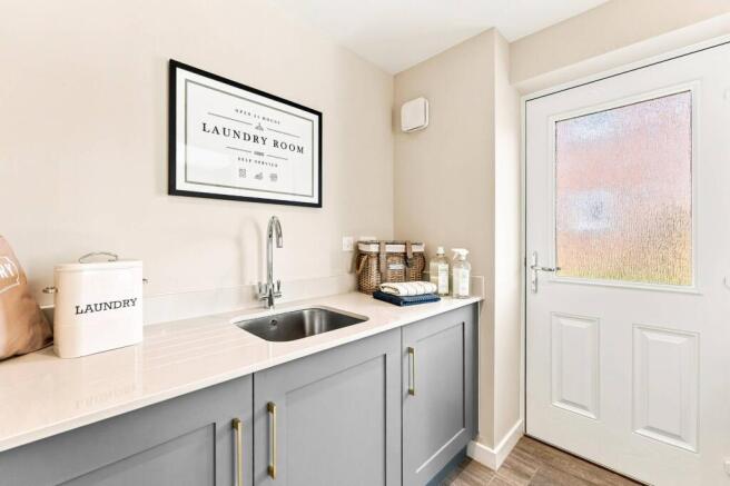 4 bed Detached for sale Image 4