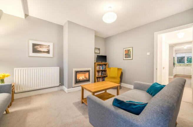 1400282-19-696677...