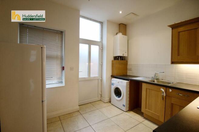 2 bed Flat to rent Image 5