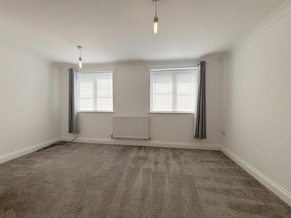 4 bed End of Terrace to rent Image 10