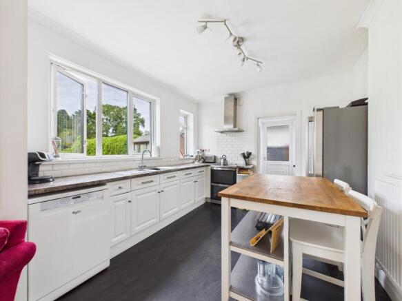 Kitchen and breakfast room