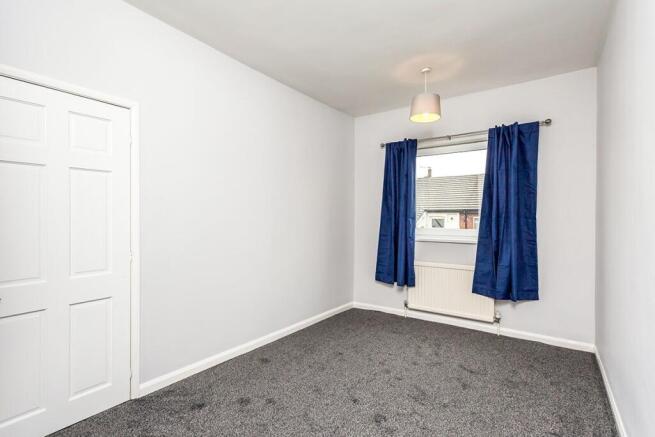 2 bed Terraced to rent Image 5