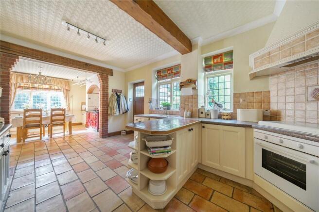 4 bed Detached for sale Image 8