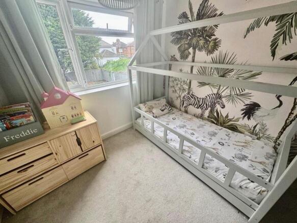4 bed Semi-Detached for sale Image 8