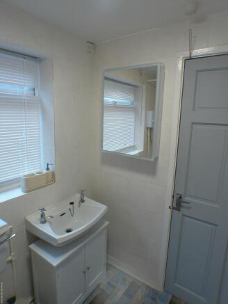 2 bed Terraced to rent Image 10