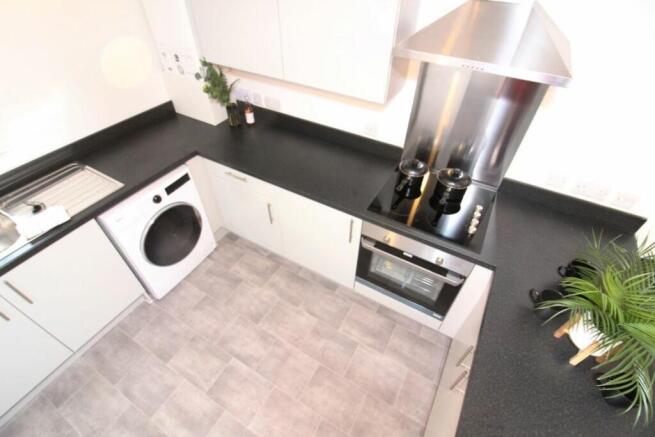 4 bed House Share to rent Image 4