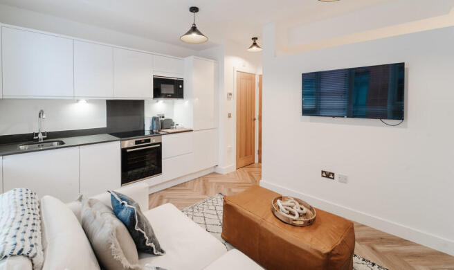 APT 1 RH LIV4
