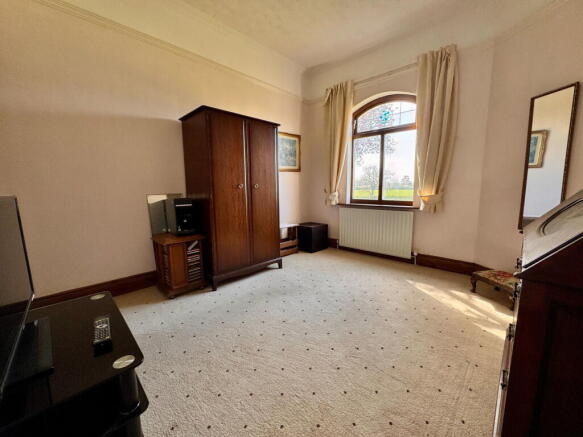 4 bed Smallholding for sale Image 9