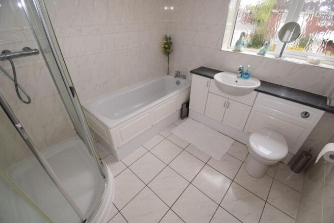 Re-Fitted Family Bathroom