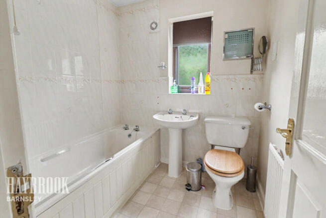 2 bed Semi-Detached for sale Image 10